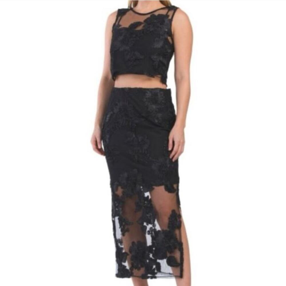 CAMILA COELHO Pull Embroidered Floral Black Top Sz XS NWT